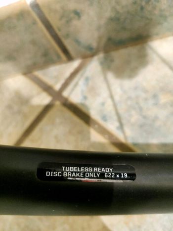 Used Bontrager Aeolus pro 3 Disck center lock bike — image 5 of 5