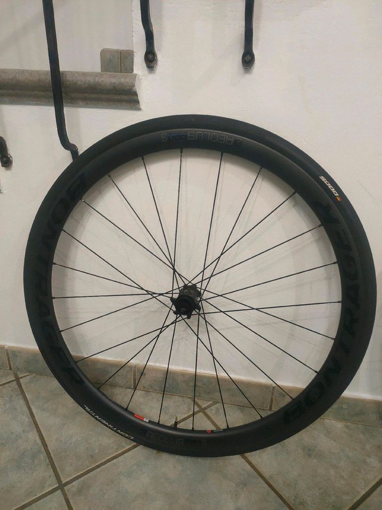 Used Bontrager Aeolus pro 3 Disck center lock bike — image 3 of 5