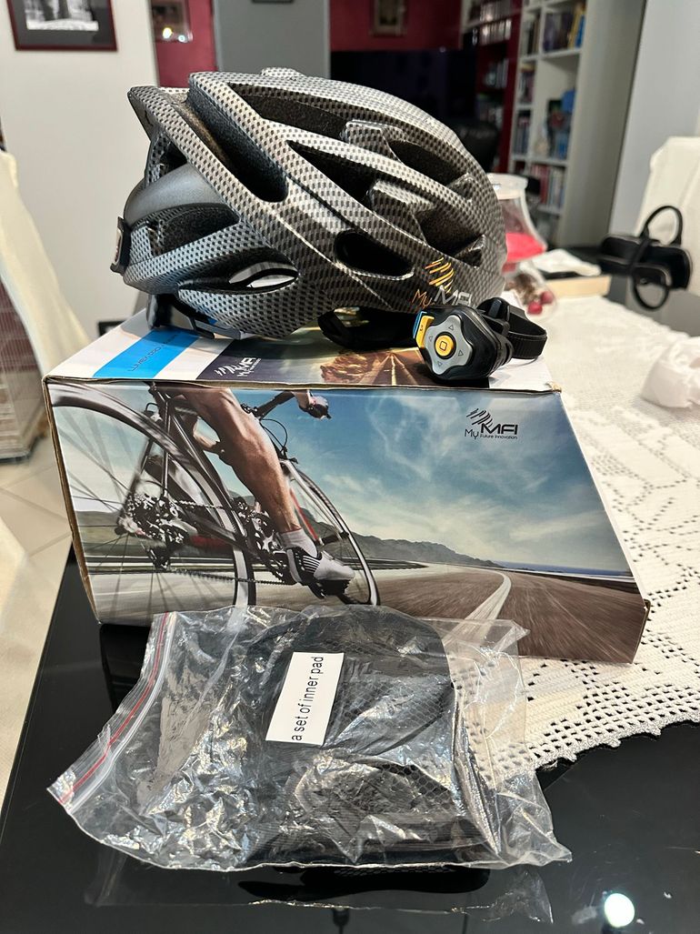 Used Lumex pro MFI Future Innovation Bike Helmet with Bluetooth bike — image 1 of 2