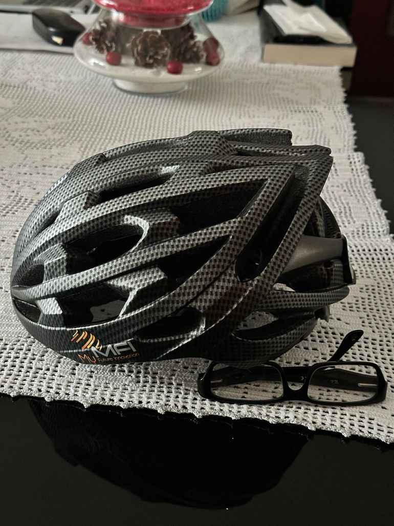 Used Lumex pro MFI Future Innovation Bike Helmet with Bluetooth bike — image 2 of 2