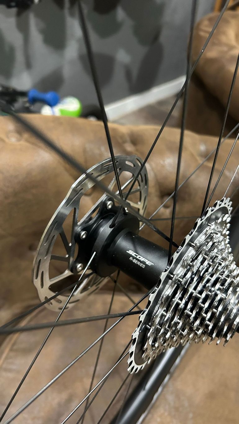 Used Scope r4 2026 bike — image 7 of 9