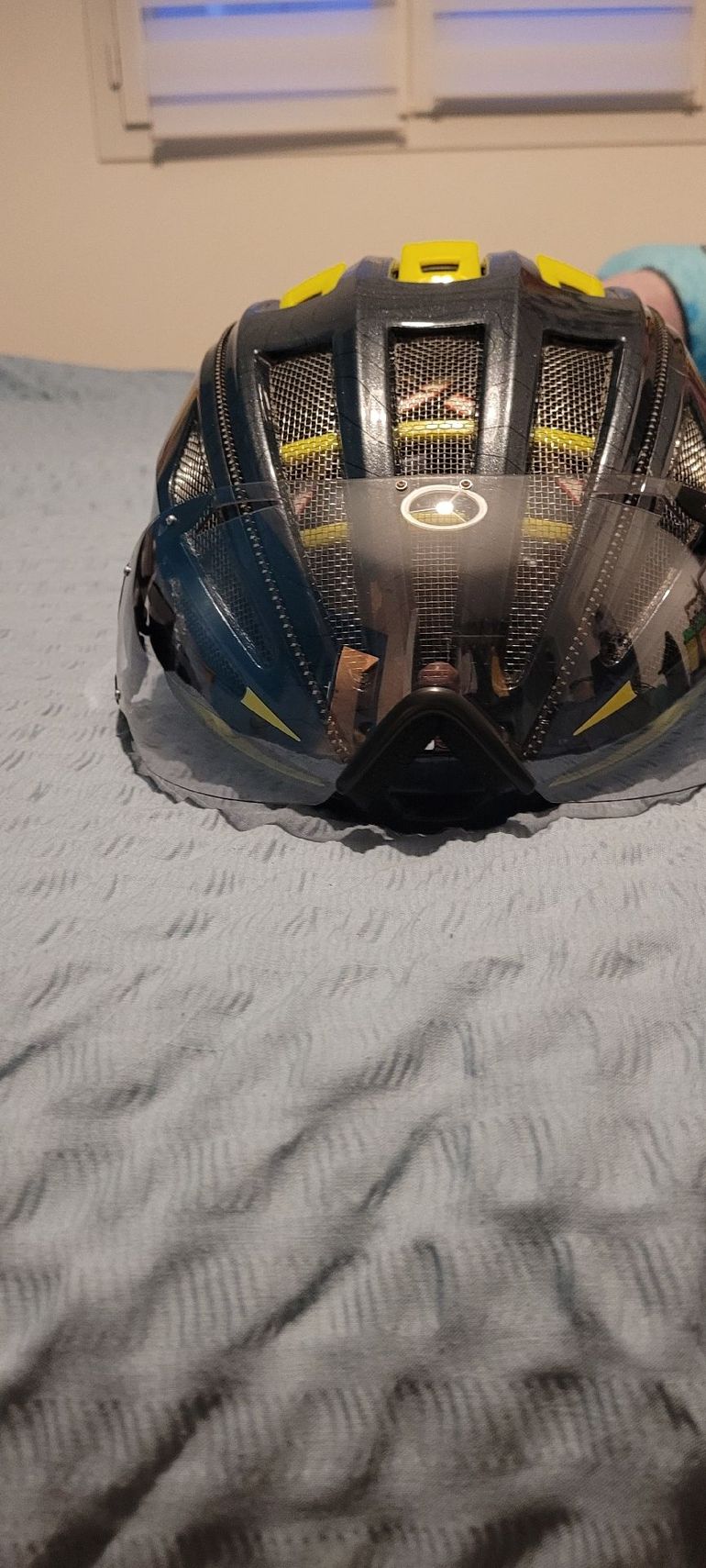 Used Casco Casque avec visière photochromique taille S 52-56cm 2025 bike — image 1 of 7