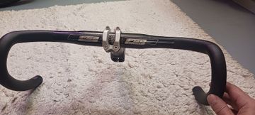 Gebrauchtes Fsa RD‑300S / Compact handlebar + Pinarello 100mm stem. 2018 Cockpit