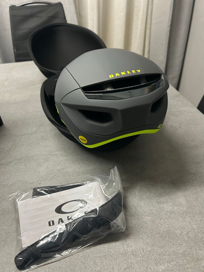Použité Oakley Aro7 Lite Helmet 2026 bike — obrázek 2 z 7