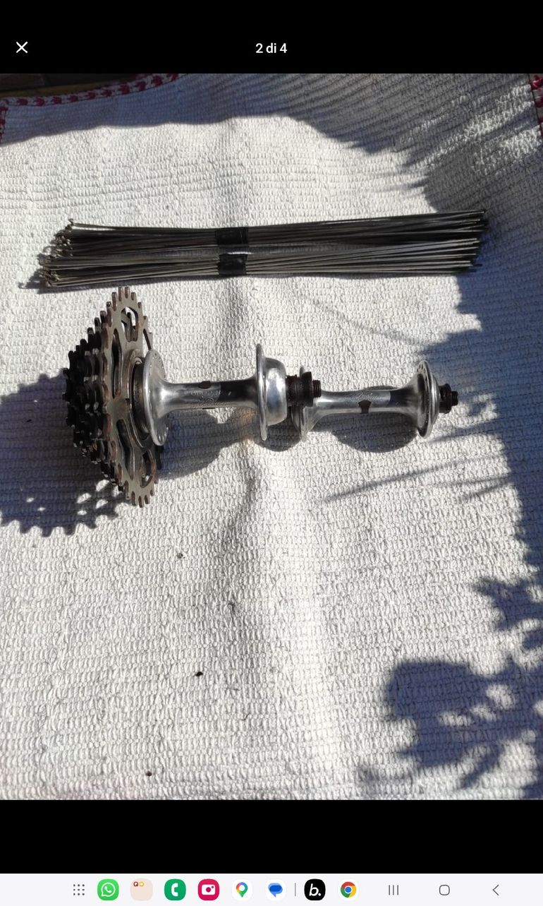 Used Campagnolo mozzi bike — image 3 of 4