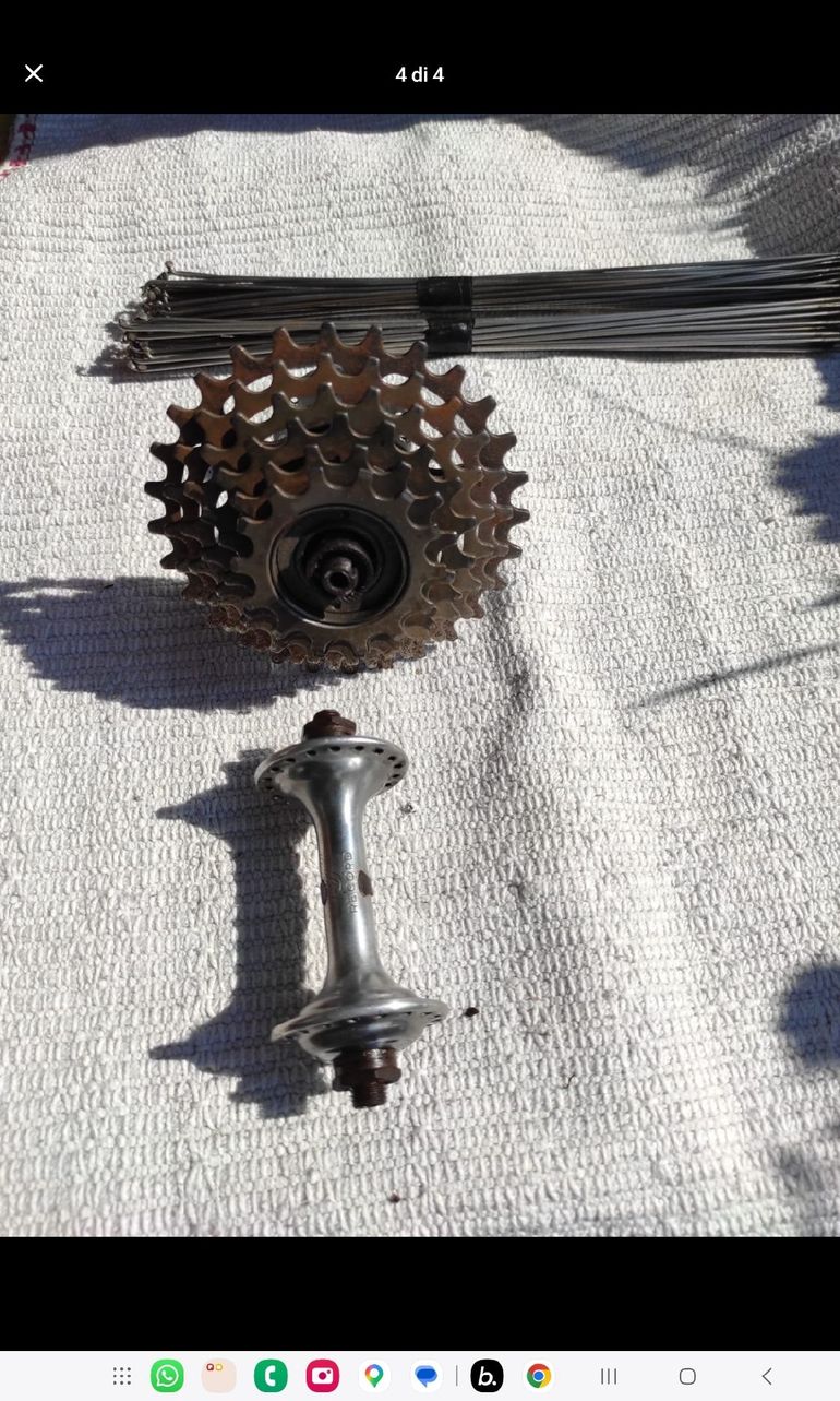 Used Campagnolo mozzi bike — image 1 of 4