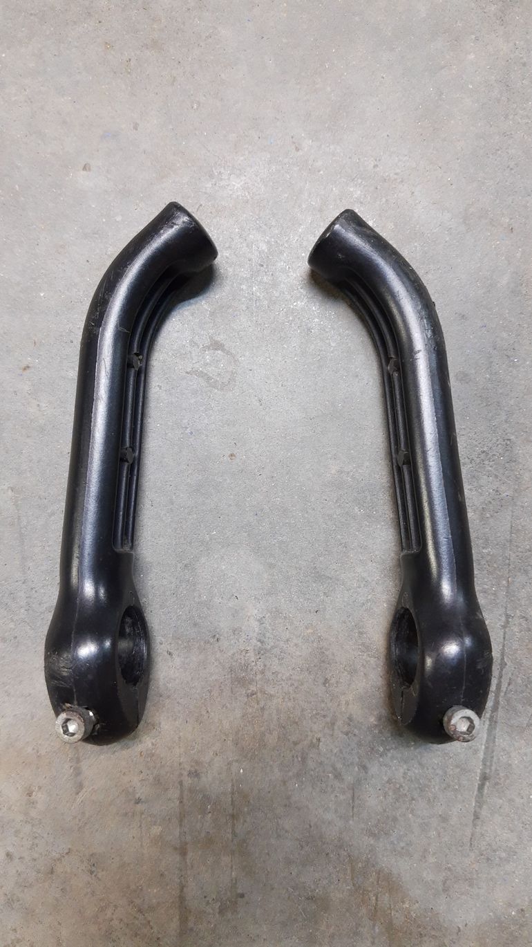 Used Decathlon Cuernos/acoples de plástico bike — image 1 of 3