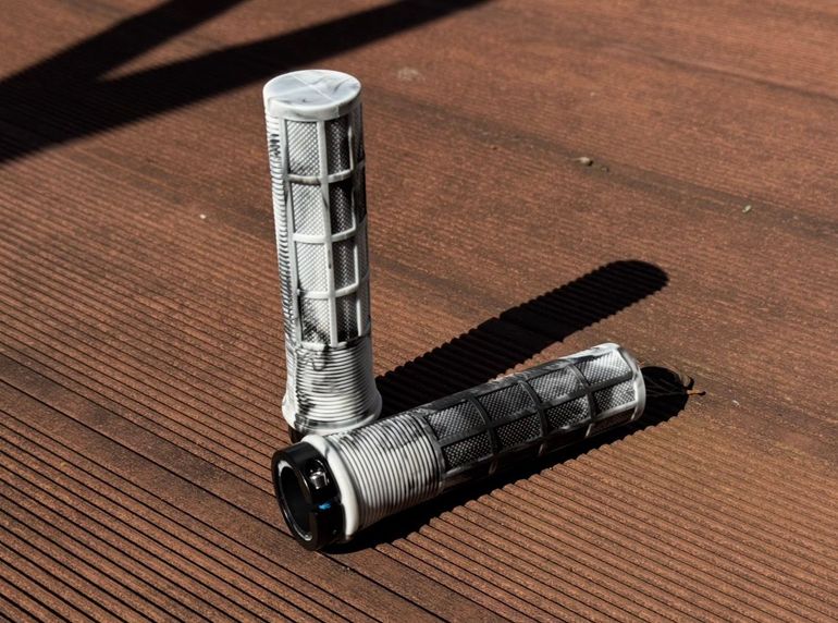 Used LUNJE Full MTB cockpit Handlebar Stem Grips 2026 bike — image 6 of 7