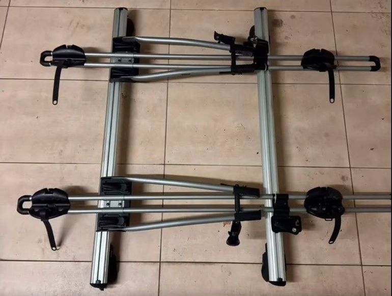 Used Thule Barre da tetto Green Valley con due porta biciclette bike — image 3 of 3