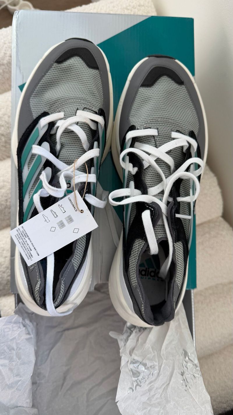 Used Adidas Équipement Agravic Pointure 44 Running Shoes
