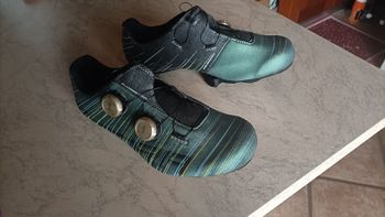 Used Vittoria revolve 2025 bike — image 3 of 5