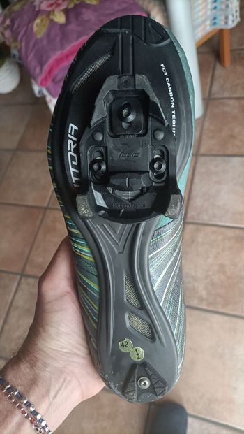 Used Vittoria revolve 2025 bike — image 2 of 5