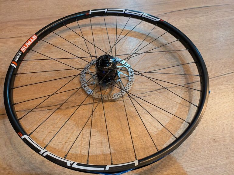 Used Son Roue moyeu dynamo bike — image 3 of 6