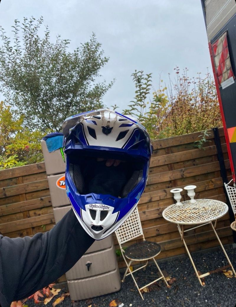 Used Troy Lee Designs Helmet 2025 bike — image 2 of 5