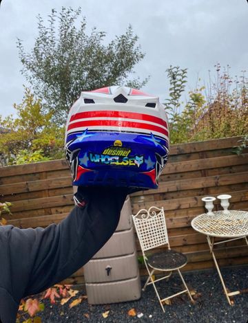 Used Troy Lee Designs Helmet 2025 bike — image 4 of 5