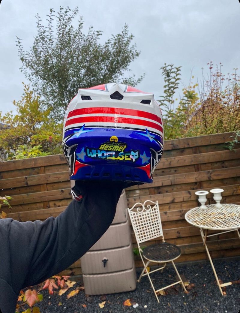 Used Troy Lee Designs Helmet 2025 bike — image 4 of 5