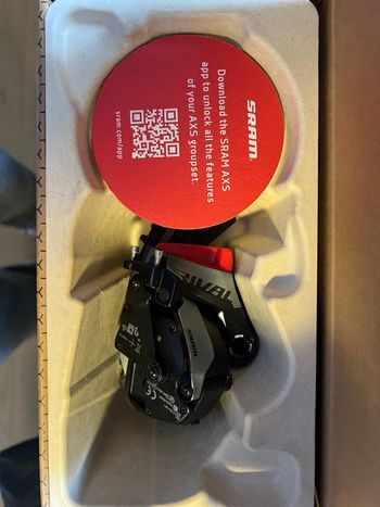 Used Sram Rival eTap AXS 12-speed 2025 bike — image 4 of 7