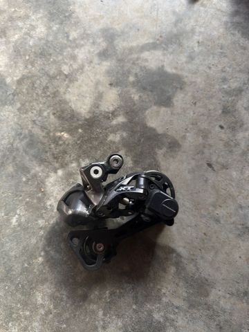 Gebrauchtes Shimano Deore XT Di2 RD-M8050-GS Rear Derailleur 11-speed Drivetrain & Pedals