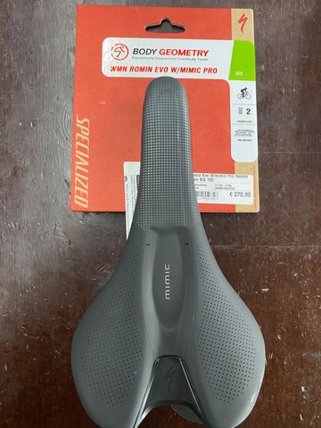 Käytetty Specialized Romin Evo 2024 Saddles & Seatposts