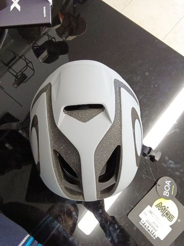 Used Oakley ARO5 Helmet 2022 bike — image 5 of 5