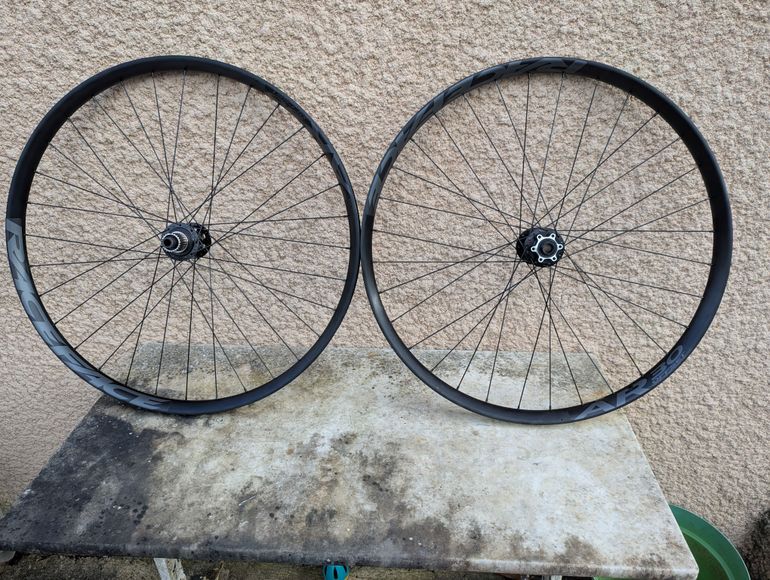 Used Race Face AR 30 Offset Wheelset 2025 bike — image 1 of 5