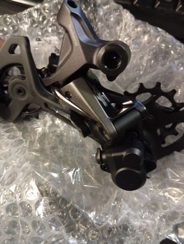 Gebrauchtes Shimano Deore XT RD-M8120-SGS 2x12s Drivetrain & Pedals