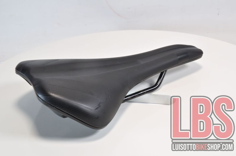 Used Prologo Akero AGX Black Rails 145mm Saddles & Seatposts