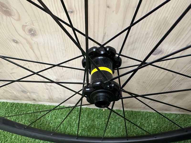 Mavic Allroad Pro Carbon 2023 bike d'occasion — image 6 sur 7