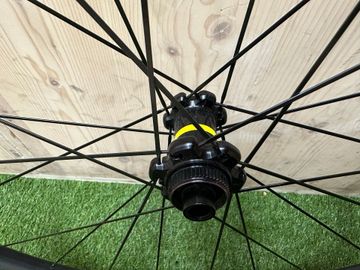Mavic Allroad Pro Carbon 2023 bike d'occasion — image 3 sur 7