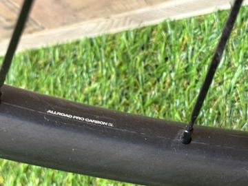 Mavic Allroad Pro Carbon 2023 bike d'occasion — image 4 sur 7
