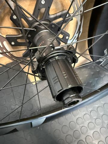 Brugt Velomann PLUTONIUM CARBON 50mm bike — billede 14 af 14