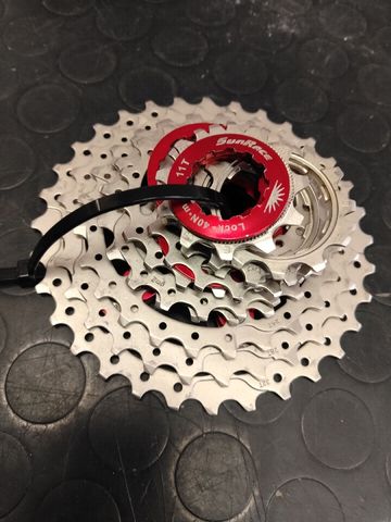 Używany Sunrace CS-RX11V 11-32 2025 Drivetrain & Pedals