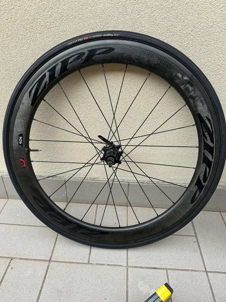 Used Zipp 404 Firecrest Wheelset bike — image 3 of 17