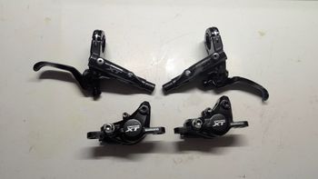 Shimano, XT M8000 2 Pistons