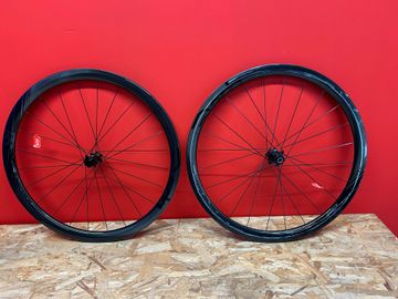 Tweedehands Deda Elementi RS4DB Carbon Tubeless Wheelset 2025 Wheels