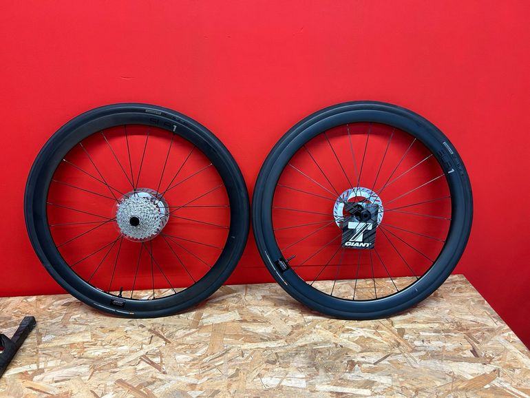 Used Giant SLR1 40mm 2026 bike — image 1 of 9