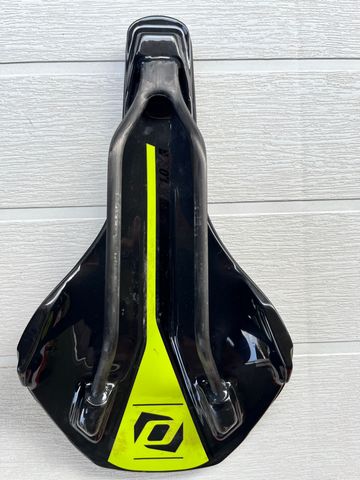 Used Syncros carbon bike — image 4 of 6