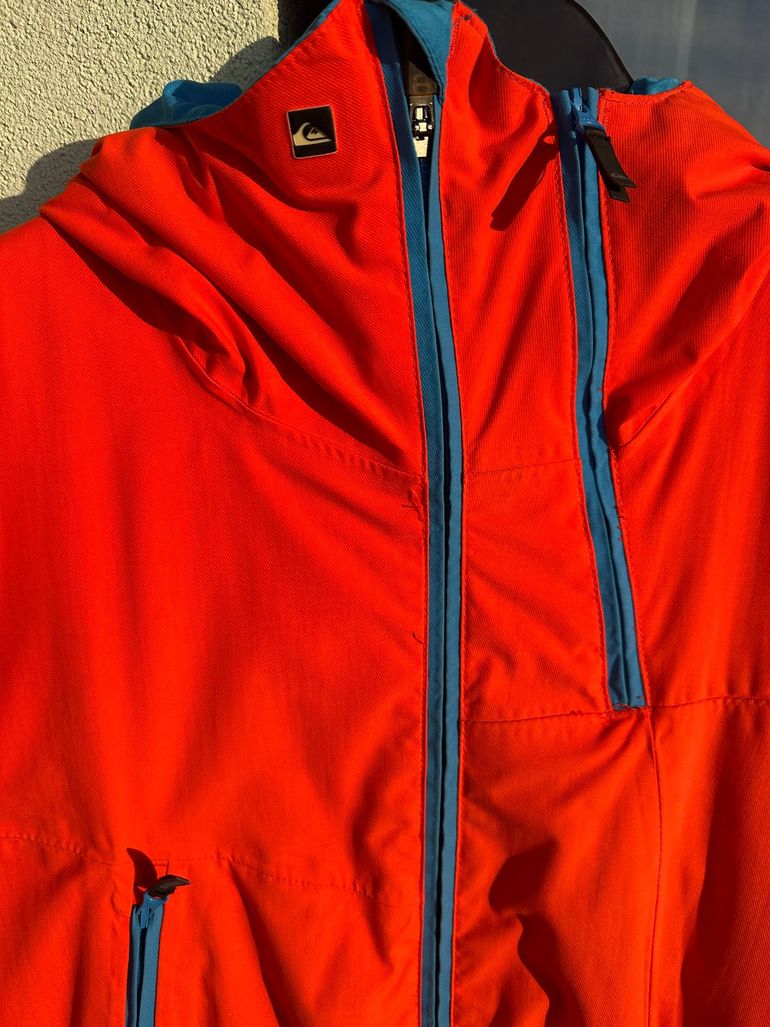 Used QuickSilver snowboard jacket 2021 bike — image 2 of 12