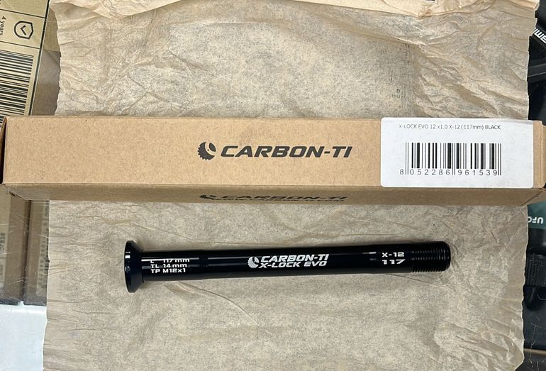 Used Carbon-Ti Eje Pasante Delantero 117mm 12x1.5 bike — image 2 of 2
