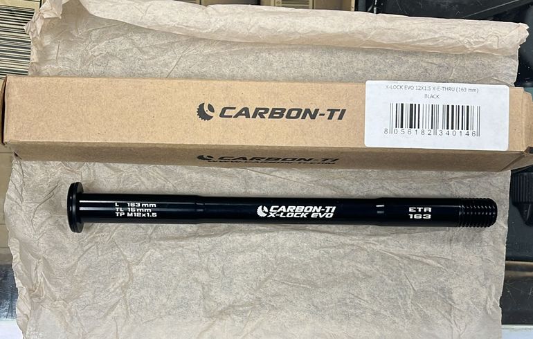 Used Carbon-Ti EJE PASANTE TRASERO 163MM 12x1.5 bike — image 1 of 2