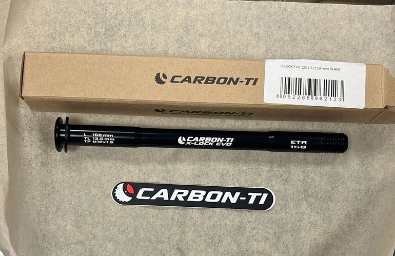 Used Carbon-Ti EJE PASANTE TRASERO 158MM 12x1.5 bike — image 1 of 2