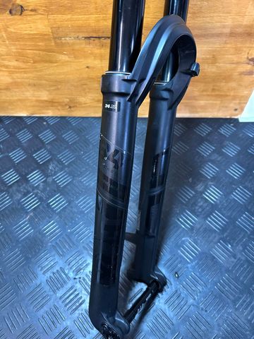 Tweedehands Fox 34 Step-Cast Performance 110mm 2024 bike — afbeelding 4 van 9