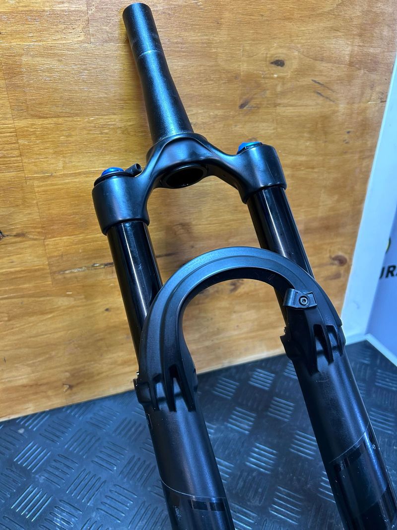 Tweedehands Fox 34 Step-Cast Performance 110mm 2024 bike — afbeelding 2 van 9