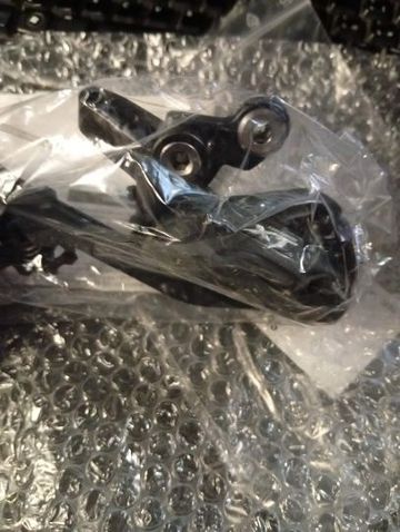 Brugt Shimano Deore XT RD-T8000 SGS 10-speed Drivetrain & Pedals