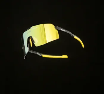 Used 4KAAD BEAT RACE Sportbrille Schwarz & Gold ZEISS Spiegelglas bike — image 1 of 4