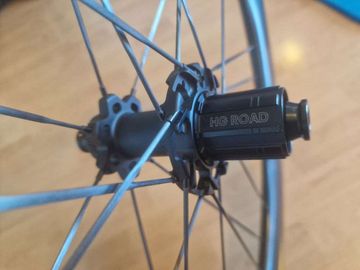 Brugt Tavelo Pertual SHARP Carbon Road Wheelset 2025 bike — billede 4 af 21