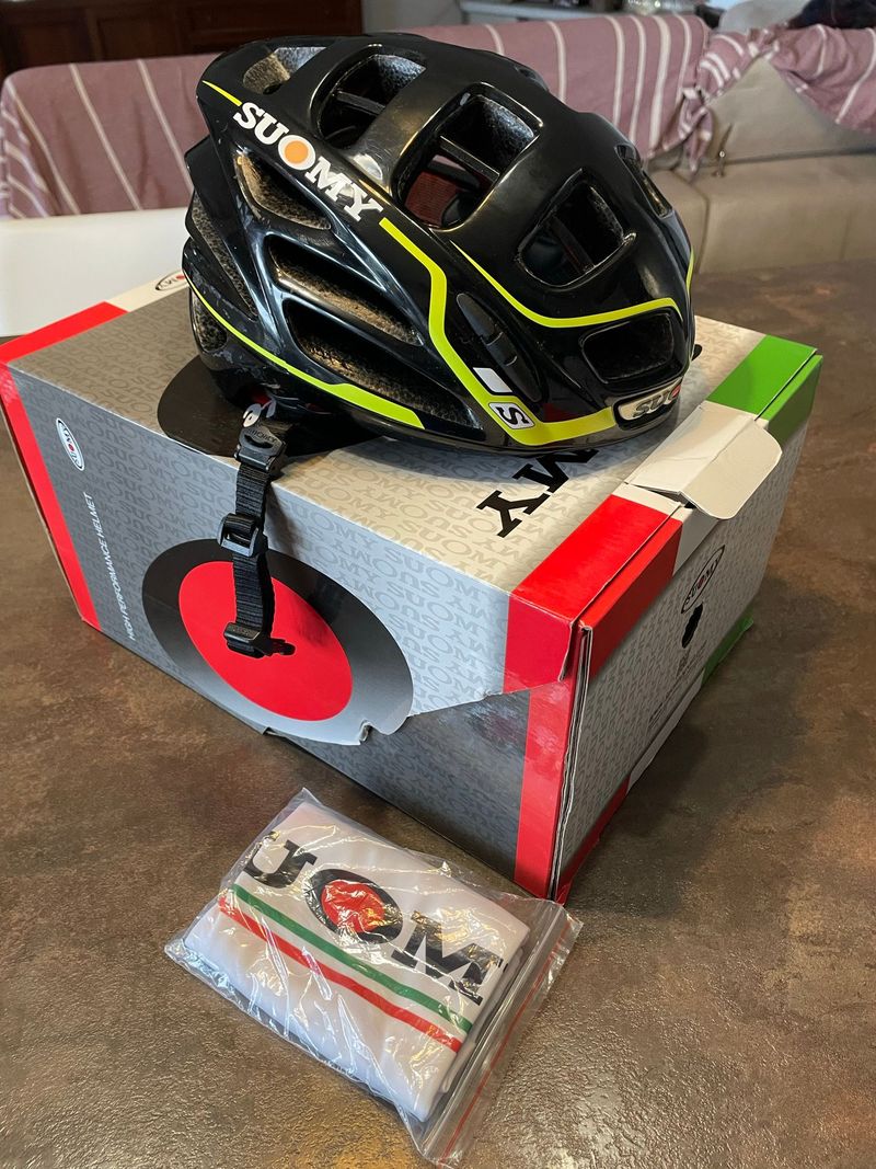 Used Suomy Gun Wind Helmet bike — image 1 of 4
