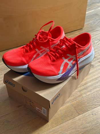 Asics, Magic Speed 4