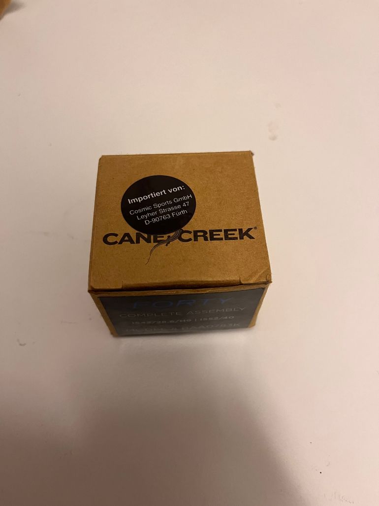 Used Cane Creek -FORTY-COMPLETE ASSEMBLYIS42/28.6/H9 | IS52/40MODEL # BAA0783K bike — image 2 of 7
