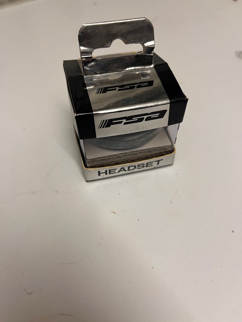 Used Fsa Headset for Specialized Enduro 2018 bike — image 1 of 4